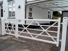 Five bar gates