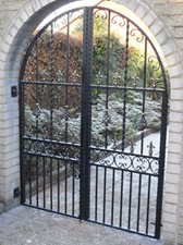 Archway gates
