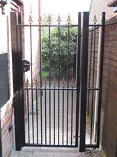 Kenilworth design entrance gate