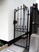 Bosworth single gate